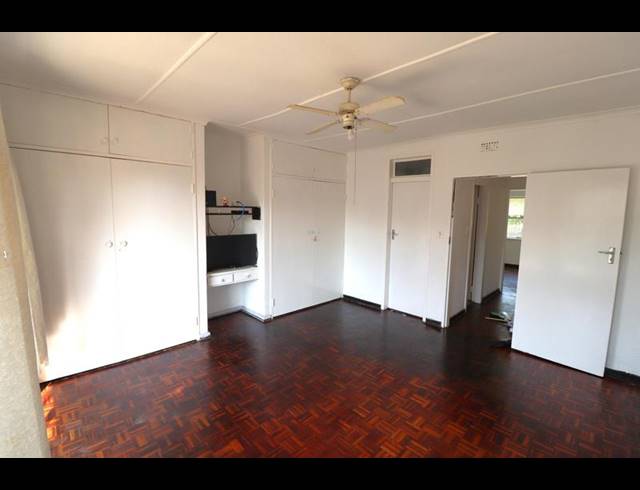 2 BEDROOM PROPERTY TO RENT IN WINDSOR WEST